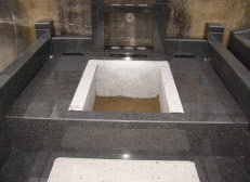 ⑨納骨堂まわり張石